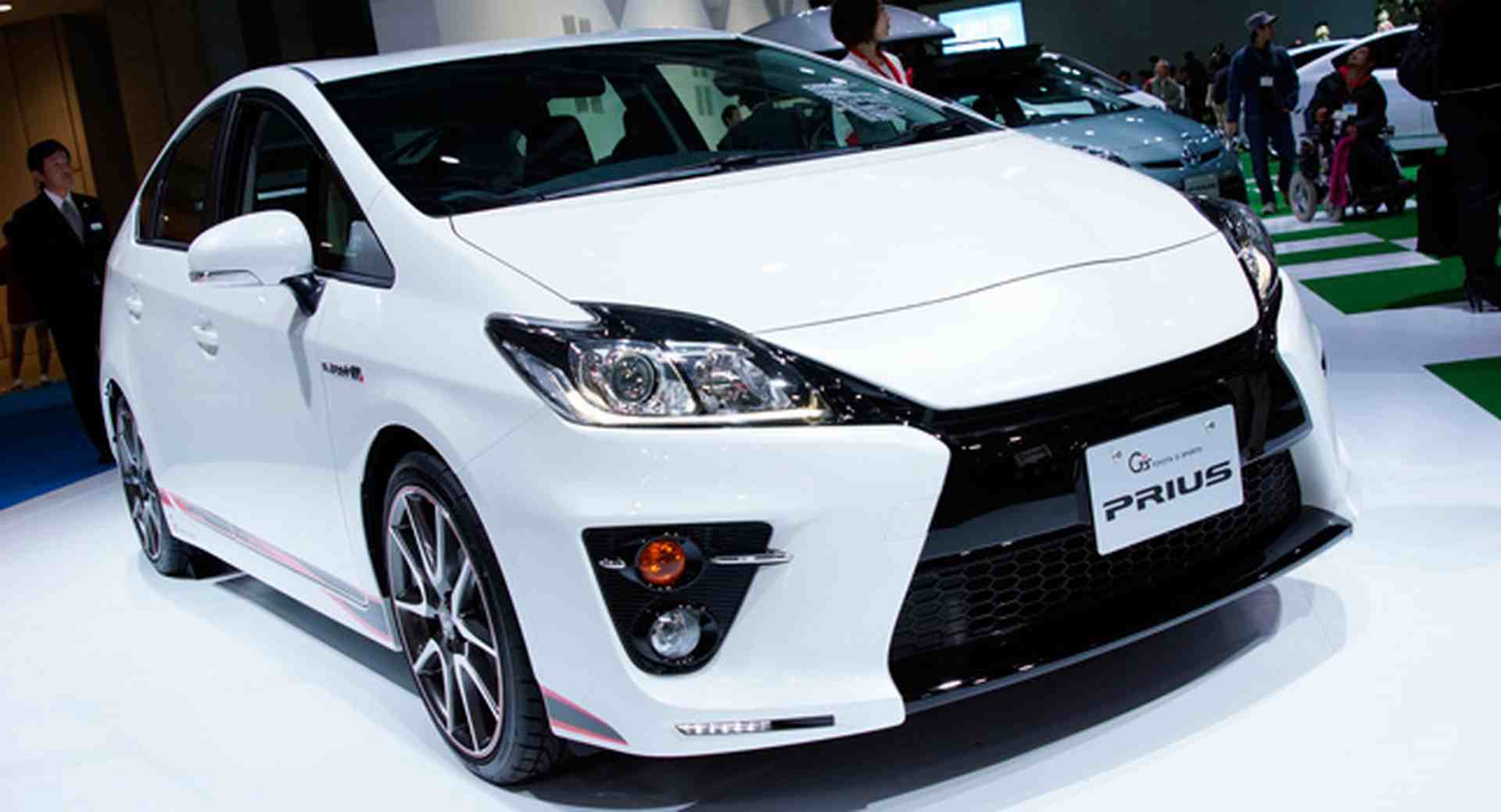 price of new toyota prius in japan #2