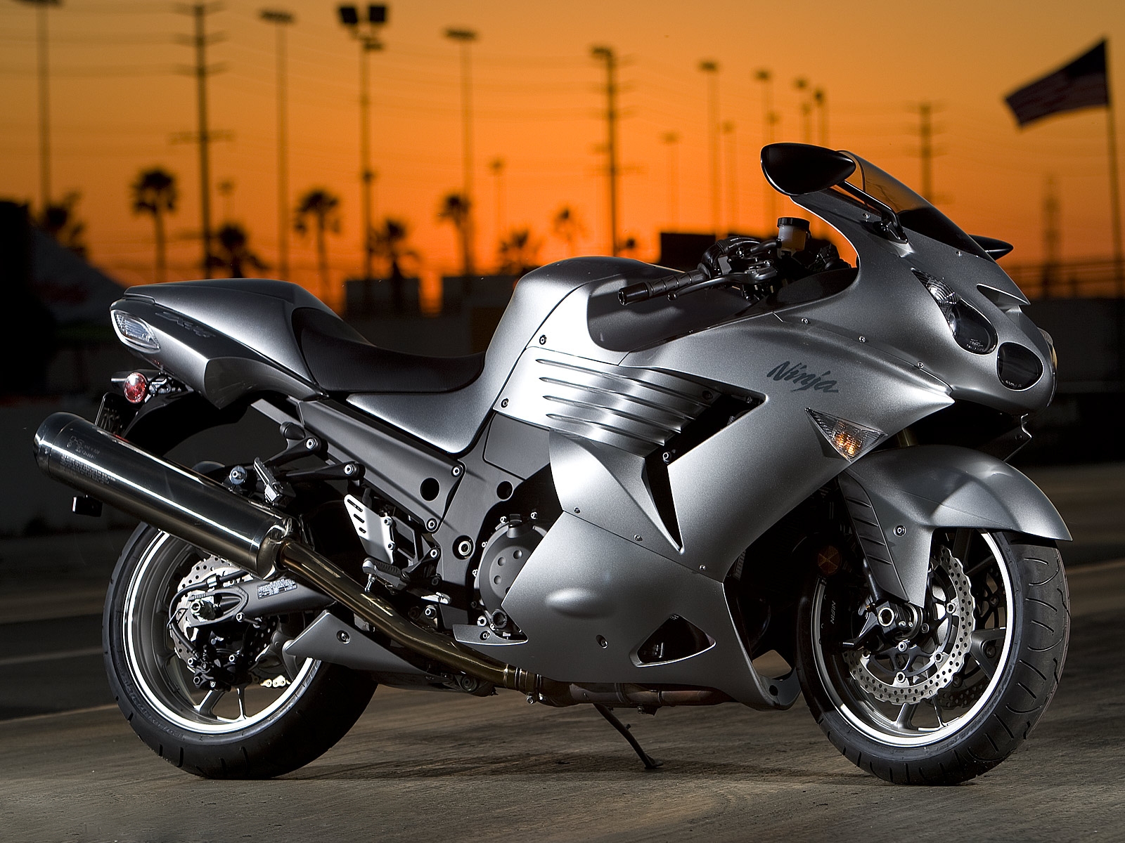 Kawasaki_ZX-14_27-Kawasaki-Ninja-ZX-14R-Fastest-heavy-bike.jpg