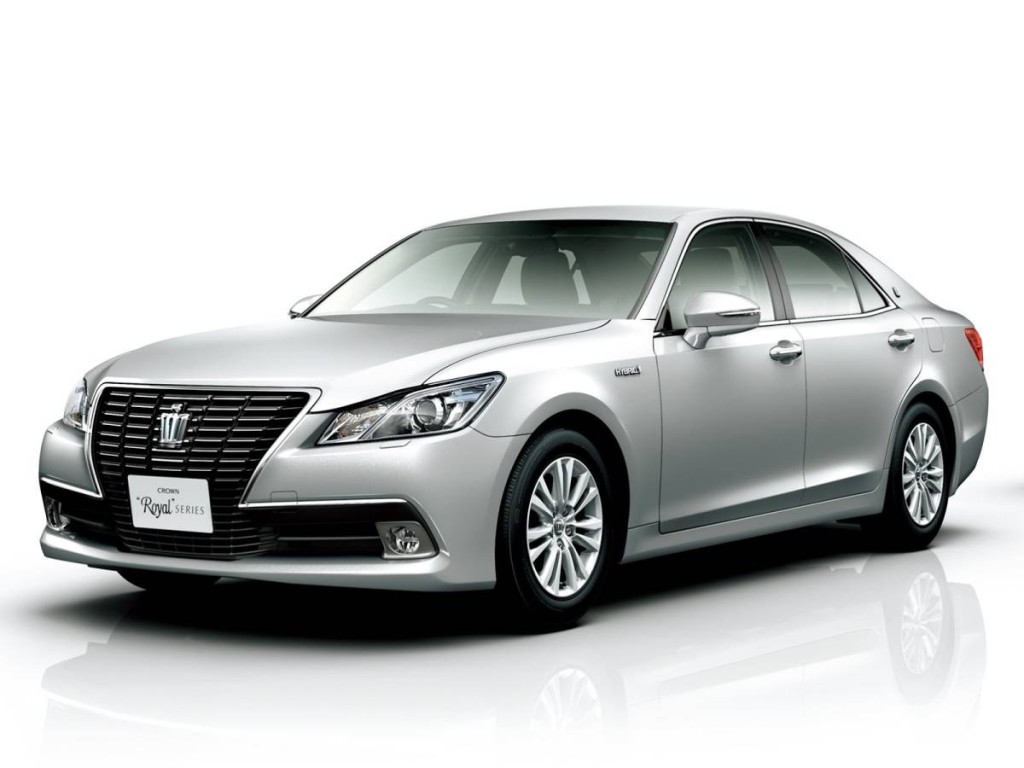 Toyota crown 2022 года