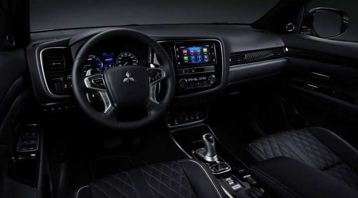 Mitsubishi Outlander 2021 interior