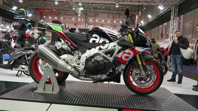Aprilia Tuono V4 1100 new pictures