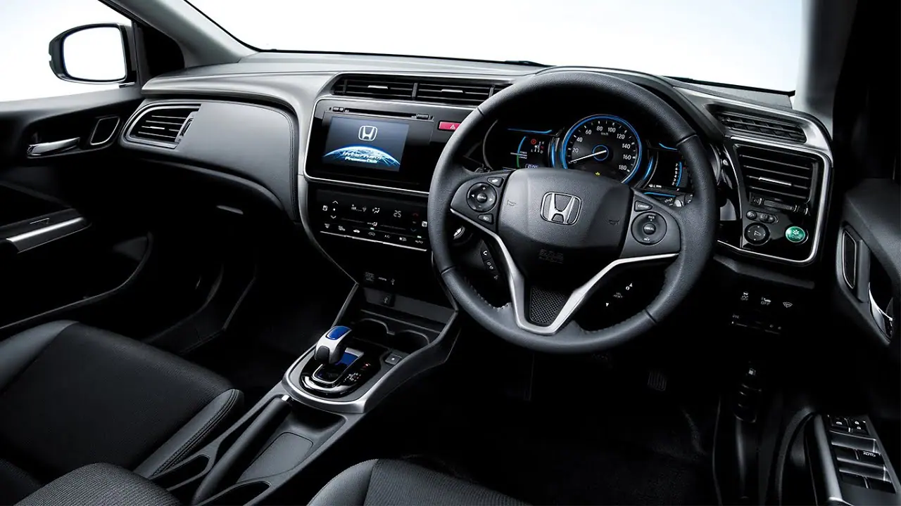 Honda Grace Hybrid Interior